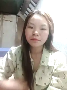 Snapshot of yu-zhen chatting on 03/10/26, 10:15 yu-zhen online show from 03/10/26, 10:15