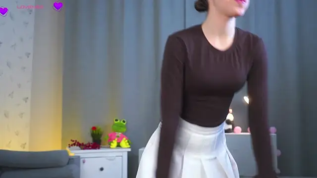 SanjuanitaNaser online show from 11/19/25, 01:00