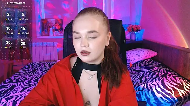 EmiRisse online show from 11/20/25, 12:27