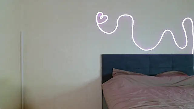 eva vuv online show from 11/22/25, 05:01