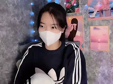 Hellen2999 online show from 11/30/25, 04:00