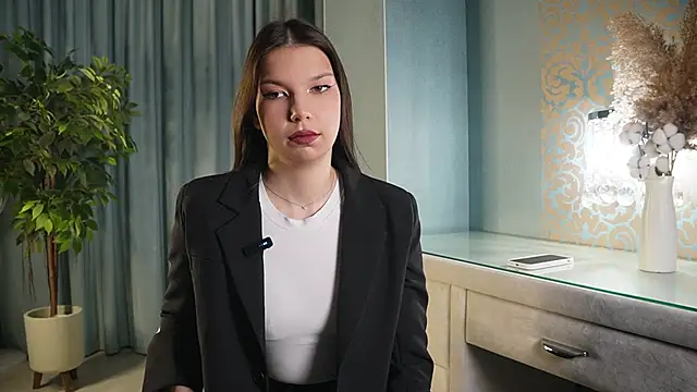 Snapshot of WendyArand chatting on 11/18/25, 11:14 WendyArand online show from 11/18/25, 11:14