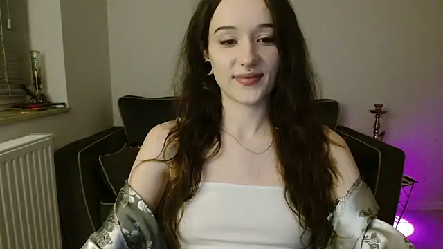 Snapshot of Tinybutt5368 chatting on 02/19/26, 04:58 Tinybutt5368 online show from 02/19/26, 04:58