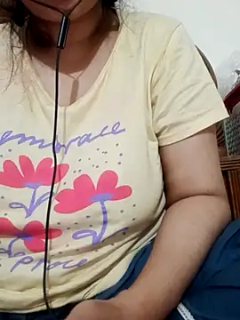 Snapshot of rupamim chatting on 12/15/25, 11:25 rupamim online show from 12/15/25, 11:25