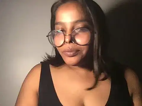 raveena hot online show from 12/20/25, 08:54