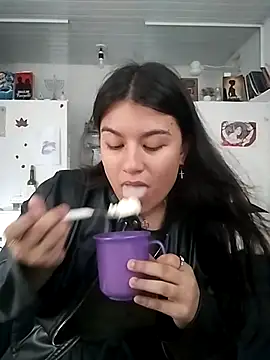 Snapshot of Satanatrix chatting on 12/18/25, 06:58 Satanatrix online show from 12/18/25, 06:58