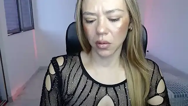 Annie Cervantez online show from 04/26/26, 11:19