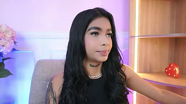 MeganLowell online show from 04/20/26, 07:04