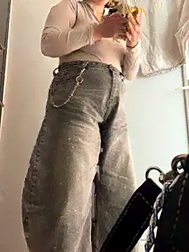 Snapshot of Burlesk_Kate chatting on 11/18/25, 11:47 Burlesk Kate online show from 11/18/25, 11:47