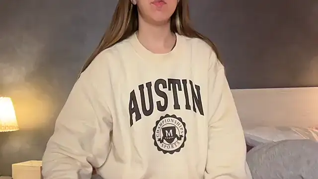 Snapshot of Martimartinaxx chatting on 12/01/25, 05:29 Martimartinaxx online show from 12/01/25, 05:29