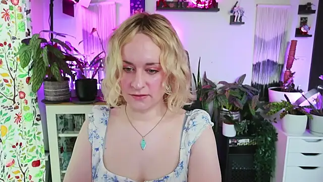 Snapshot of xzoeyryanx chatting on 05/25/26, 04:57 xzoeyryanx online show from 05/25/26, 04:57