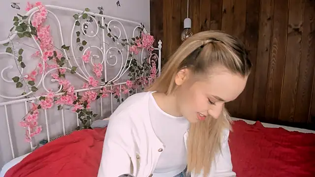 KristleKirst online show from 11/28/25, 11:13