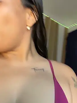 ArielleMillerr- online show from 11/25/25, 05:46