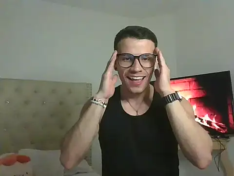 Liam se online show from 11/18/25, 04:06