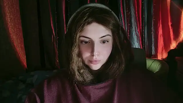 DaraSecret online show from 11/19/25, 09:04