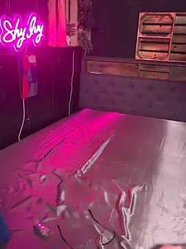 Shy-Ivy online show from 12/14/25, 10:58