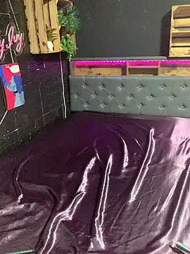 Shy-Ivy online show from 03/09/26, 10:58