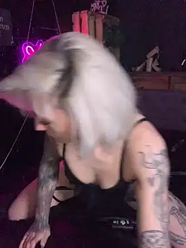 Shy-Ivy online show from 04/21/26, 08:44