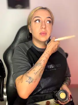 VeloraVyxen  online show from 11/30/25, 03:21