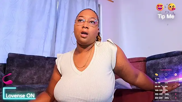 IssaNoirr online show from 01/09/26, 01:58