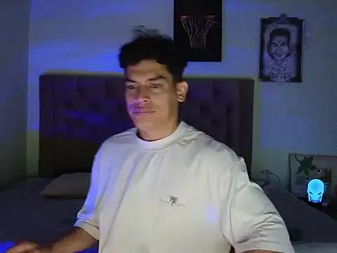 Snapshot of blorelopez chatting on 11/25/25, 03:45 blorelopez online show from 11/25/25, 03:45