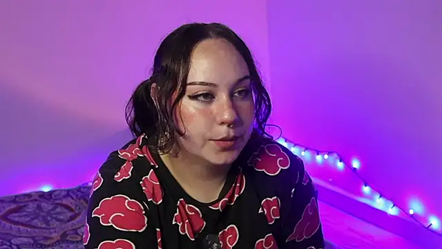 Snapshot of kathleenCosmicVice chatting on 12/17/25, 10:38 kathleenCosmicVice online show from 12/17/25, 10:38