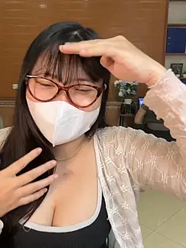 Snapshot of hide_from_colleagues chatting on 02/27/26, 02:55 hide from colleagues online show from 02/27/26, 02:55