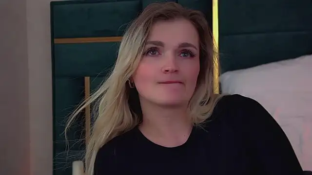 AnnyRaii online show from 02/21/26, 06:31