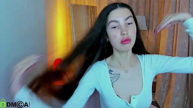 LiraRevery online show from 12/02/25, 12:05