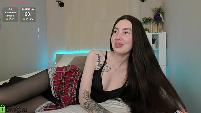 Snapshot of LiraRevery chatting on 02/28/26, 11:06 LiraRevery online show from 02/28/26, 11:06