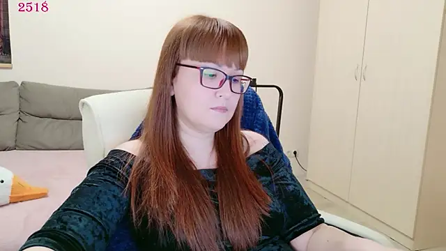 Snapshot of Foxy-lady chatting on 04/29/26, 05:30 Foxy-lady online show from 04/29/26, 05:30
