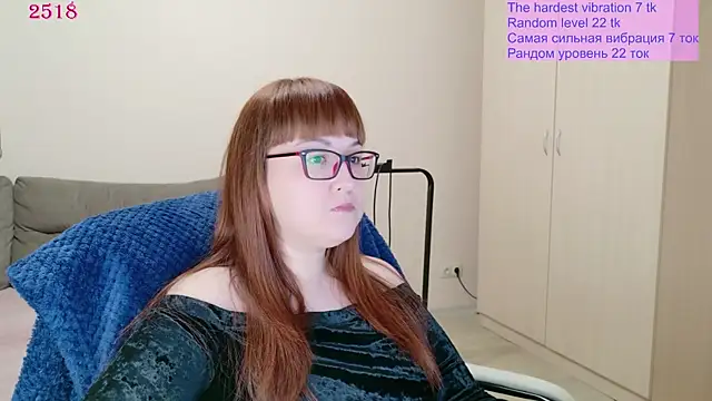 Snapshot of Foxy-lady chatting on 05/13/26, 04:48 Foxy-lady online show from 05/13/26, 04:48