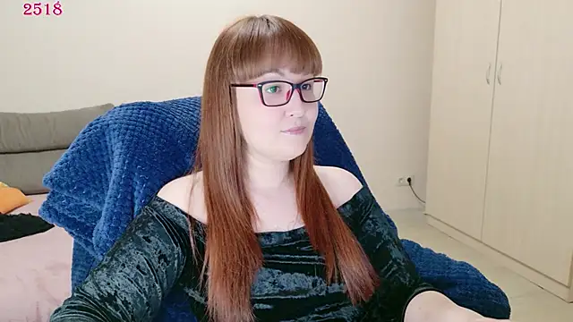 Snapshot of Foxy-lady chatting on 05/16/26, 05:34 Foxy-lady online show from 05/16/26, 05:34