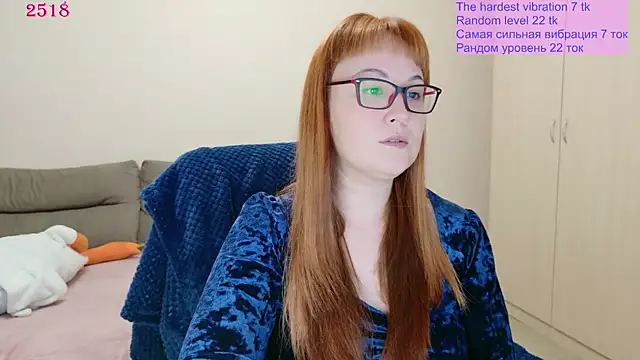 Snapshot of Foxy-lady chatting on 06/11/26, 11:36 Foxy-lady online show from 06/11/26, 11:36