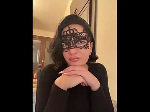 Pineapple online show from 11/25/25, 11:54