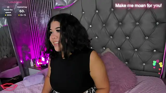 Snapshot of Amanda_Mooree chatting on 05/22/26, 03:46 Amanda Mooree online show from 05/22/26, 03:46