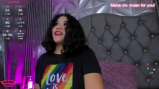 Snapshot of Amanda_Mooree chatting on 05/30/26, 04:20 Amanda Mooree online show from 05/30/26, 04:20