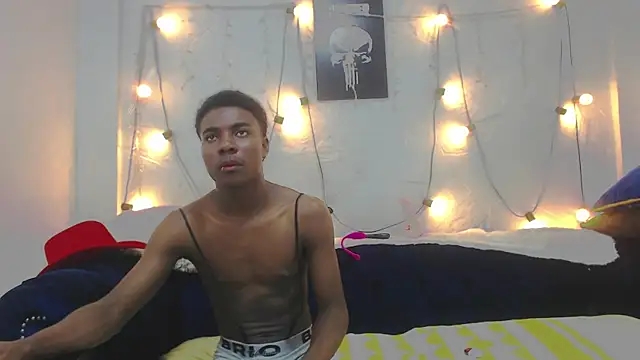 NoahJhonson69 online show from 12/15/25, 07:40