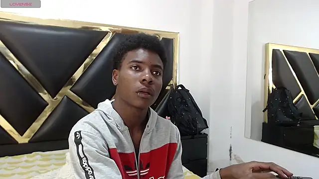 NoahJhonson69 online show from 04/17/26, 02:20