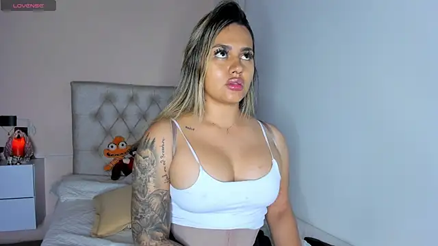 marianaroexxx online show from 11/19/25, 02:00