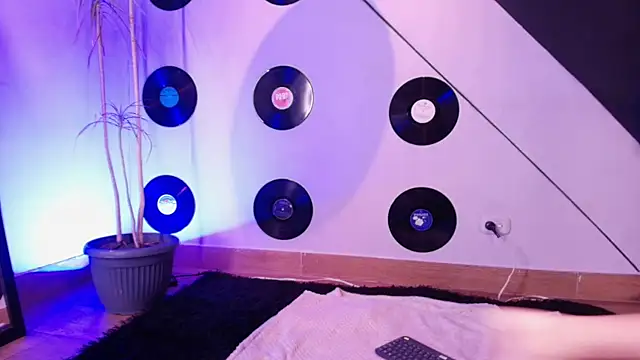 goddess julieta online show from 04/15/26, 07:32