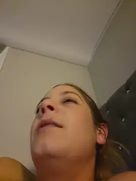 Snapshot of Drowning667 chatting on 11/21/25, 05:28 Drowning667 online show from 11/21/25, 05:28