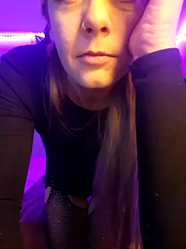 Snapshot of Drowning667 chatting on 11/22/25, 05:34 Drowning667 online show from 11/22/25, 05:34