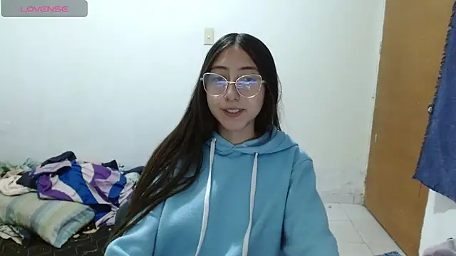 Nanylux online show from 04/23/26, 04:14