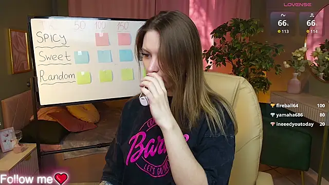 Ursula Andres online show from 04/22/26, 01:19