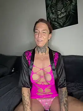 SexyInkedMiilfxx online show from 12/17/25, 08:15