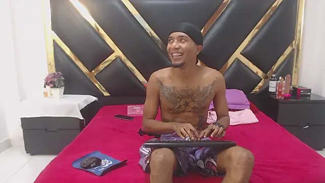 Snapshot of Caroyandy3 chatting on 11/26/25, 11:44 Caroyandy3 online show from 11/26/25, 11:44