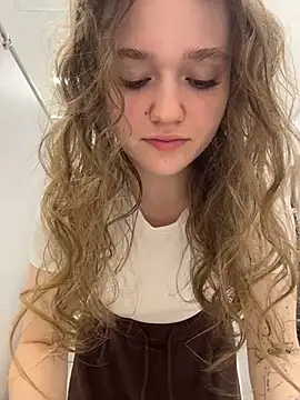 RussianWoman online show from 04/18/26, 03:21