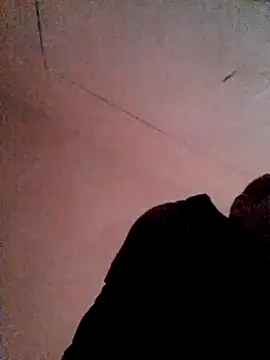 Snapshot of uiuftyrrtydre chatting on 11/20/25, 02:17 uiuftyrrtydre online show from 11/20/25, 02:17