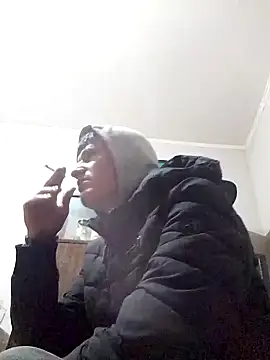 Snapshot of uiuftyrrtydre chatting on 11/23/25, 08:47 uiuftyrrtydre online show from 11/23/25, 08:47